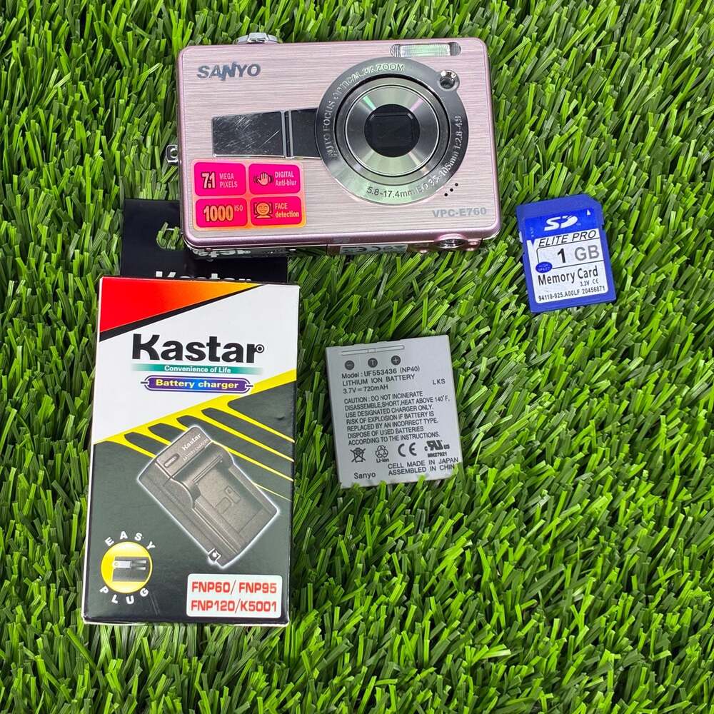 Sanyo VPC-E760 7.1MP Pink Compact Digital Camera with Battery, Charger, and Memo